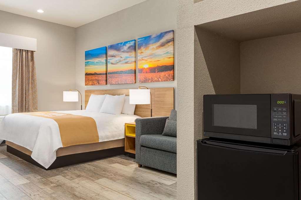 Days Inn & Suites By Wyndham Greater Томбал Номер фото